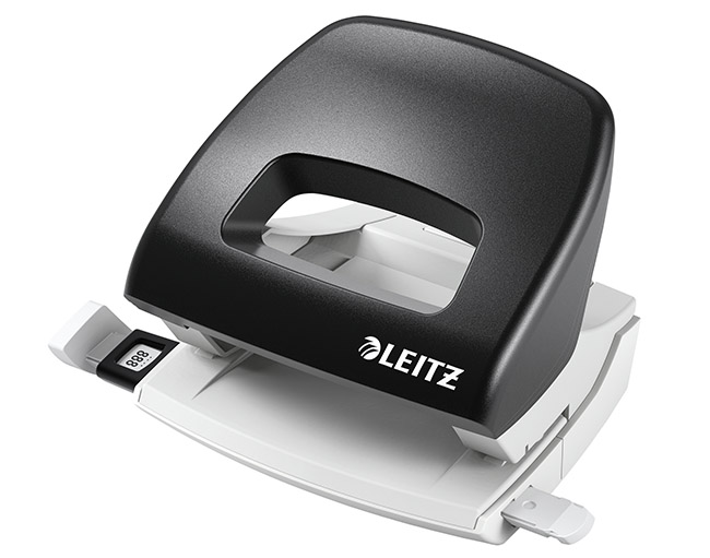Lävistäjä Leitz 5038 16 arkkia musta